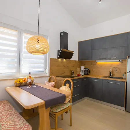 Luna Apartment *